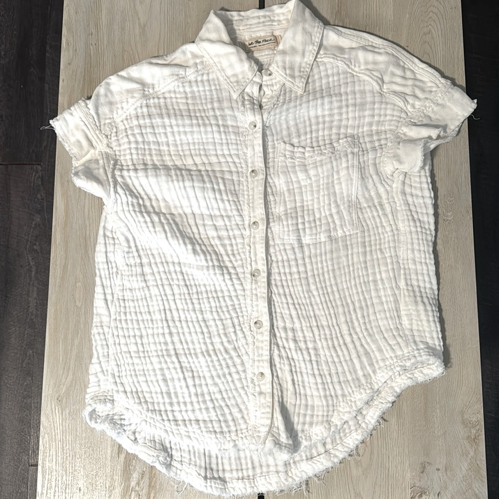 Free People button down 🎉 S